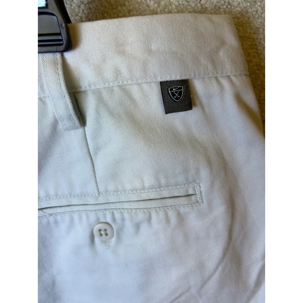 Vintage Nike Golf Shorts Mens 36x9 Beige Pleated Twill Chino Casual Y2K Preppy